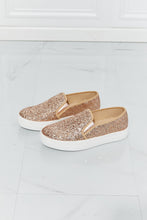 Load image into Gallery viewer, Fortune Dynamic City of Lights Glitter Slip-On Sneaker
